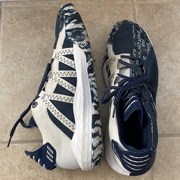 Adidas Dame 5 Basketball Shoes - Picture 4 of 5